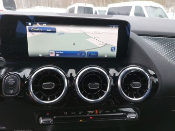 Mercedes-Benz GLA180d (foto 18)