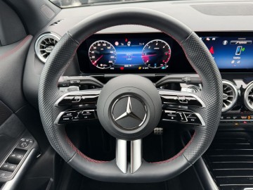 Mercedes-Benz GLA 200 d 4MATIC (foto 17)