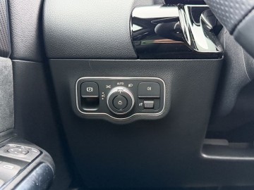 Mercedes-Benz GLA 200 d 4MATIC (foto 20)