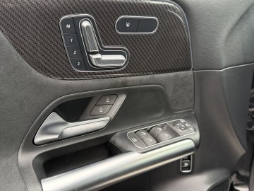 Mercedes-Benz GLA 200 d 4MATIC (foto 23)