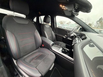 Mercedes-Benz GLA 200 d 4MATIC (foto 27)