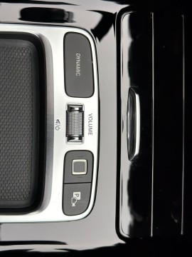 Mercedes-Benz GLA 200 d 4MATIC (foto 28)