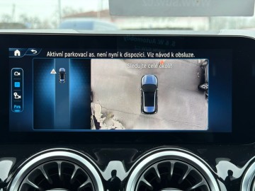 Mercedes-Benz GLA 200 d 4MATIC (foto 30)