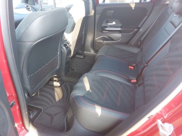 Mercedes-Benz  EQA 250 (foto 13)