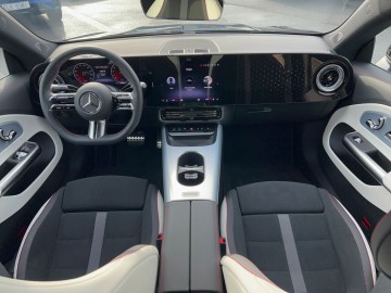 Mercedes-Benz CLA 250+ s technologií EQ (foto 15)