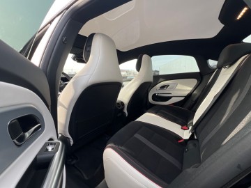 Mercedes-Benz CLA 250+ s technologií EQ (foto 27)