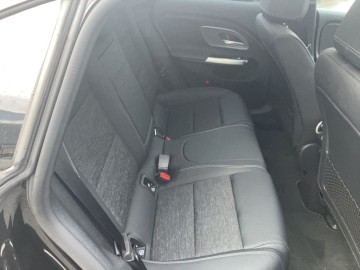Mercedes-Benz CLA 250+ s technologií EQ (foto 10)