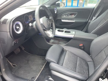 Mercedes-Benz CLA 250+ s technologií EQ (foto 14)