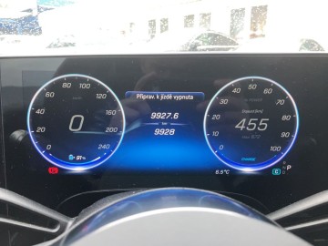 Mercedes-Benz CLA 250+ s technologií EQ (foto 16)