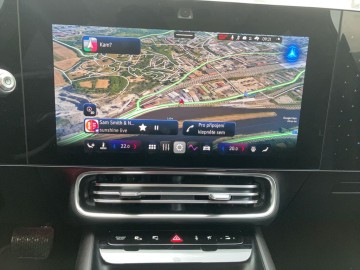 Mercedes-Benz CLA 250+ s technologií EQ (foto 18)