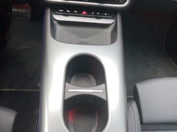 Mercedes-Benz CLA 250+ s technologií EQ (foto 19)