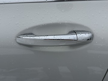 Mercedes-Benz EQC 400 4MATIC (foto 24)