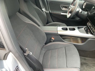 Mercedes-Benz CLA 250+ s technologií EQ (foto 9)