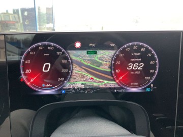 Mercedes-Benz CLA 250+ s technologií EQ (foto 16)