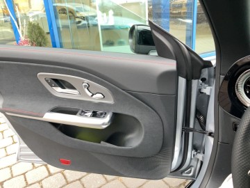 Mercedes-Benz CLA 250+ s technologií EQ (foto 21)