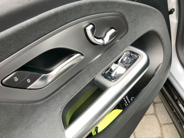 Mercedes-Benz CLA 250+ s technologií EQ (foto 23)