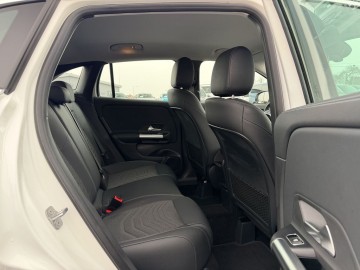 Mercedes-Benz GLA 180 d  (foto 10)