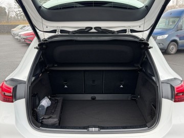 Mercedes-Benz GLA 180 d  (foto 11)