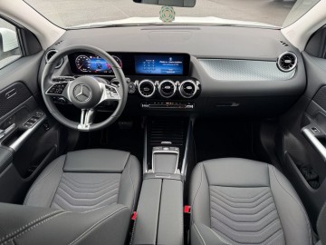 Mercedes-Benz GLA 180 d  (foto 15)