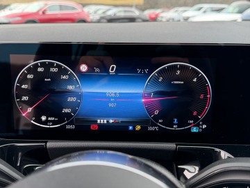 Mercedes-Benz GLA 180 d  (foto 16)