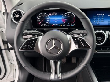 Mercedes-Benz GLA 180 d  (foto 17)