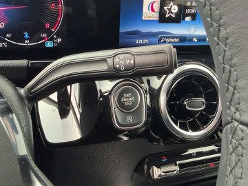 Mercedes-Benz GLA 180 d  (foto 19)