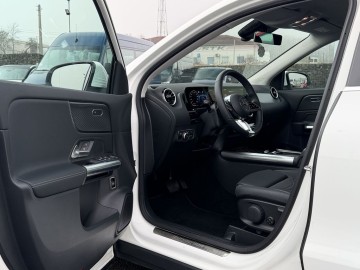 Mercedes-Benz GLA 180 d  (foto 21)