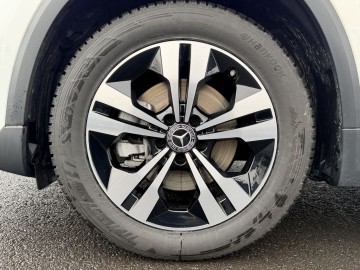 Mercedes-Benz GLA 180 d  (foto 25)