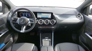 Mercedes-Benz B180d (foto 10)