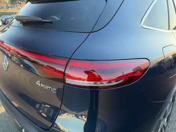 Mercedes-Benz EQC 400 4MATIC (foto 9)