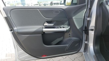 Mercedes-Benz B180d (foto 21)