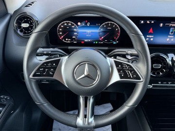 Mercedes-Benz GLA 220 GLA 220 4MATIC (foto 14)