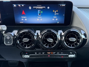 Mercedes-Benz GLA 220 GLA 220 4MATIC (foto 17)