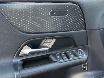 Mercedes-Benz GLA 220 GLA 220 4MATIC (foto 24)