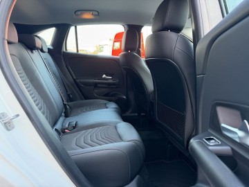 Mercedes-Benz GLA 220 GLA 220 4MATIC (foto 26)