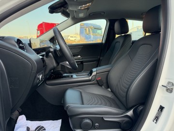 Mercedes-Benz GLA 220 GLA 220 4MATIC (foto 28)