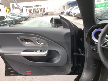 Mercedes-Benz CLA 250+ s technologií EQ (foto 21)