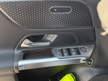 Mercedes-Benz GLB 200 d 4MATIC Progressive Edition (foto 22)