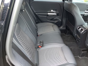 Mercedes-Benz B 200 d (foto 10)
