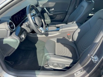 Mercedes-Benz CLA 180d SB (foto 14)