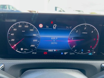 Mercedes-Benz CLA 180d SB (foto 16)