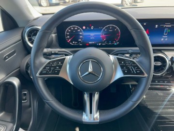 Mercedes-Benz CLA 180d SB (foto 17)