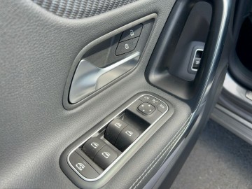 Mercedes-Benz CLA 180d SB (foto 23)