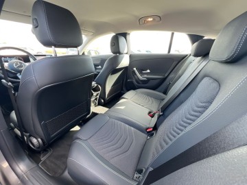 Mercedes-Benz CLA 180d SB (foto 27)