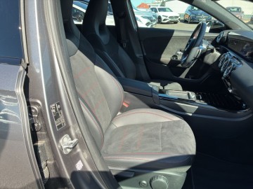 Mercedes-Benz A 200 (foto 9)