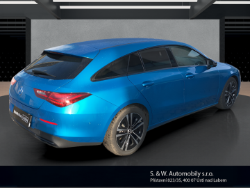 Mercedes-Benz CLA 180 d Shooting Brake (foto 4)