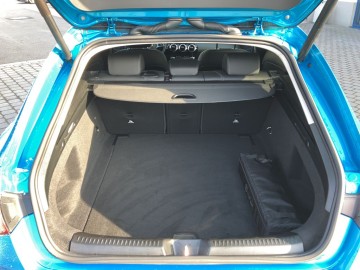 Mercedes-Benz CLA 180 d Shooting Brake (foto 11)