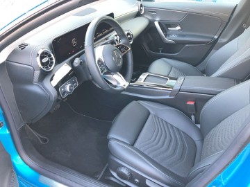 Mercedes-Benz CLA 180 d Shooting Brake (foto 14)