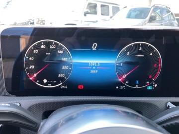 Mercedes-Benz CLA 180 d Shooting Brake (foto 16)