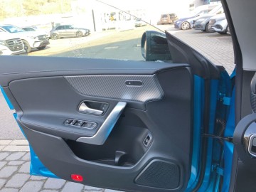 Mercedes-Benz CLA 180 d Shooting Brake (foto 21)